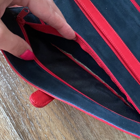 Tuscan’s Leather Wallet Clutch - Picture 9 of 10